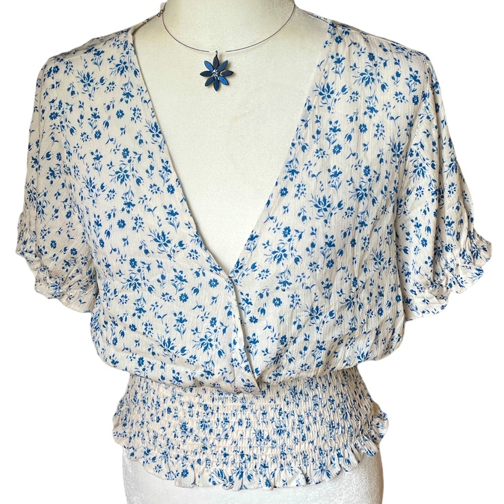 Paper Crane NWT Crop Blue Floral Ruffle Top Size:L